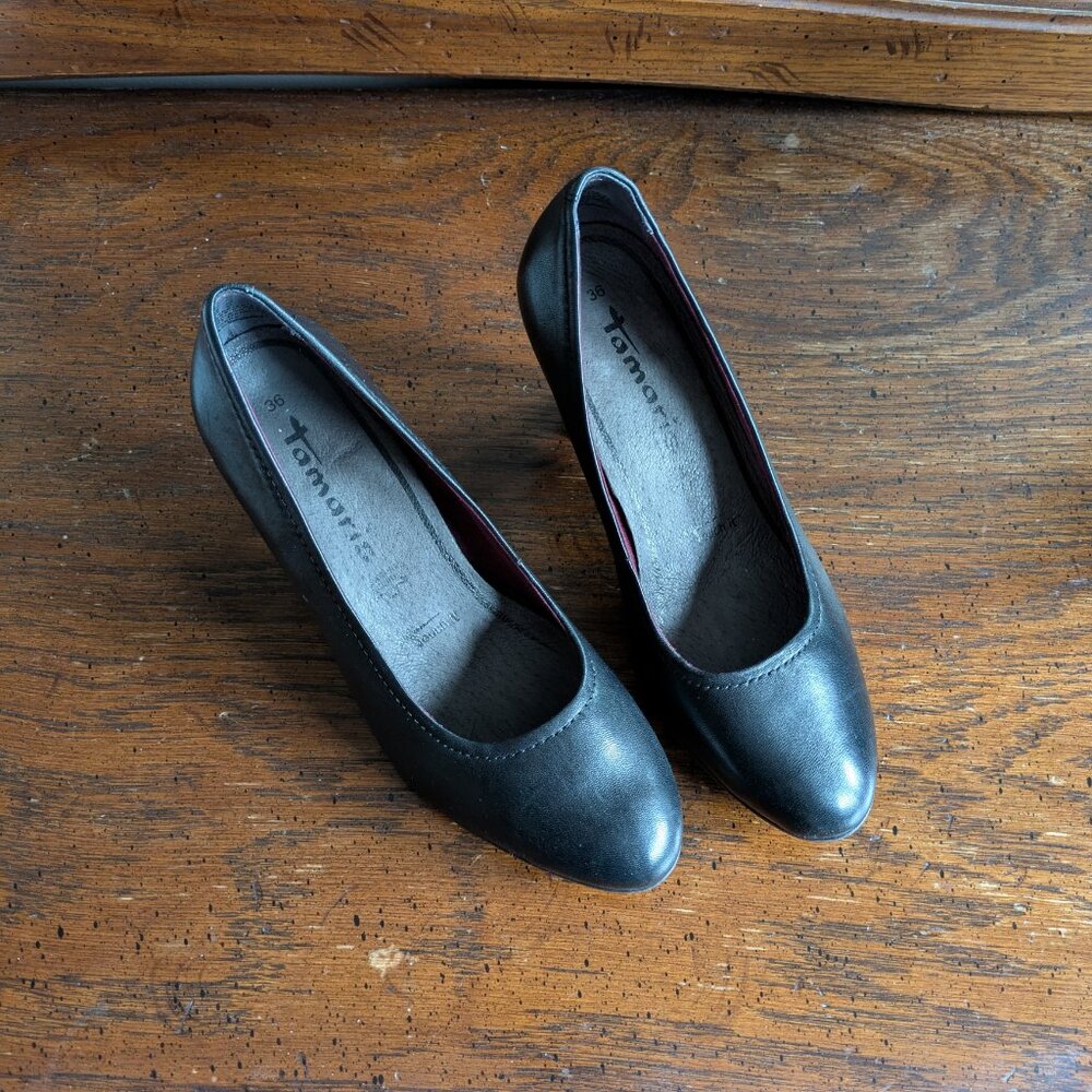 Tamaris Foam Insole Shock Absorber Leather Pumps Heels EUC size 36